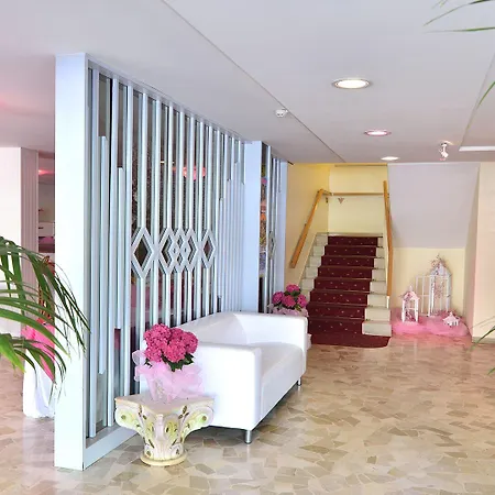 Eliseo 3* ريتشيوني